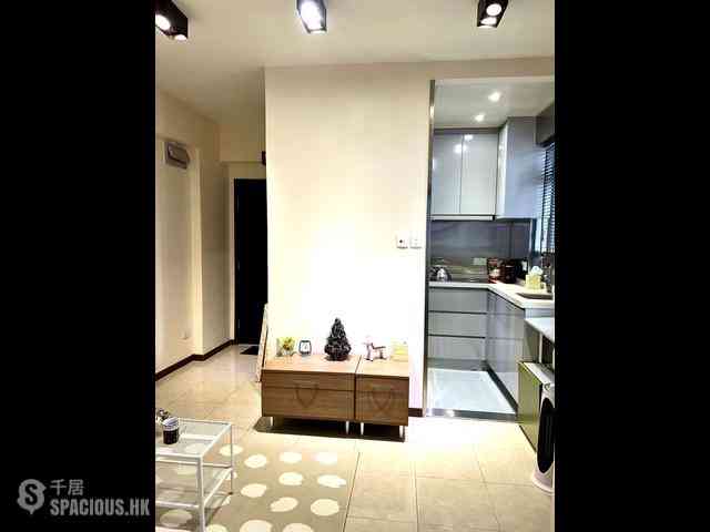 Sheung Wan - 109-111, Wing Lok Street 09