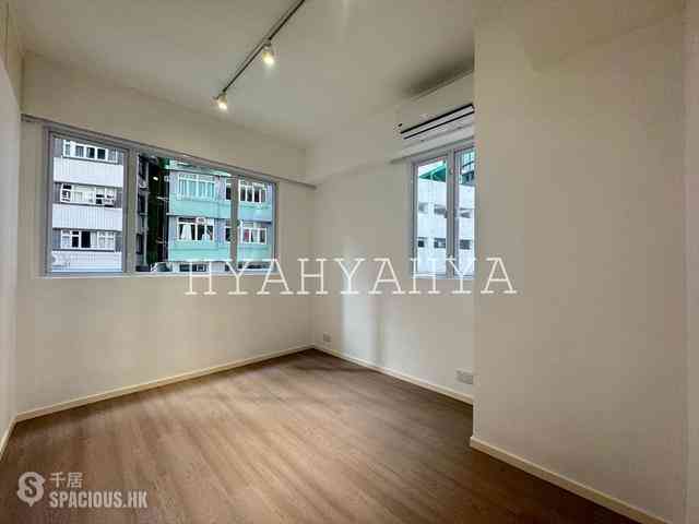 Soho - Caravan Court 04