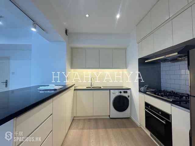 Soho - Caravan Court 07