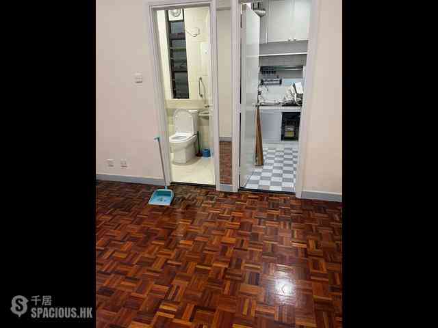 Tai Hang - Dragon Centre 04