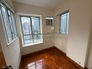 Sai Ying Pun - Shun Tai Building 09