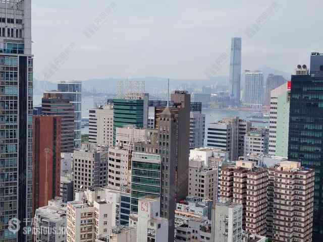 Wan Chai - The Avenue Phase 2 Block 2 02