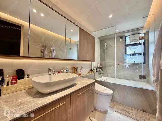 Mid Levels West - Dragonview Court 08