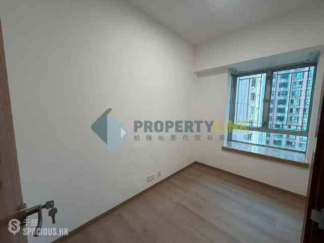 Sai Ying Pun - Ying Wa Court 07