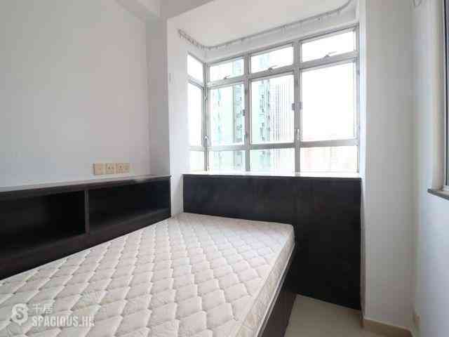 Wan Chai - Vincent Mansion 06