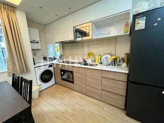 Mid Levels Central - Woodland Court 04