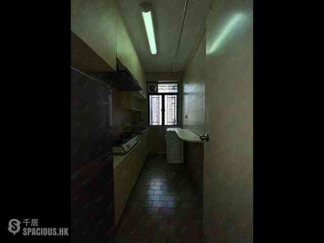 Sai Ying Pun - Wing Cheung Court 05