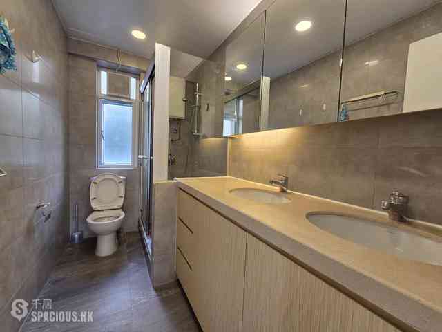 Pok Fu Lam - Baguio Villa Block 31 12
