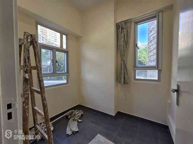 Pok Fu Lam - Baguio Villa Block 31 15
