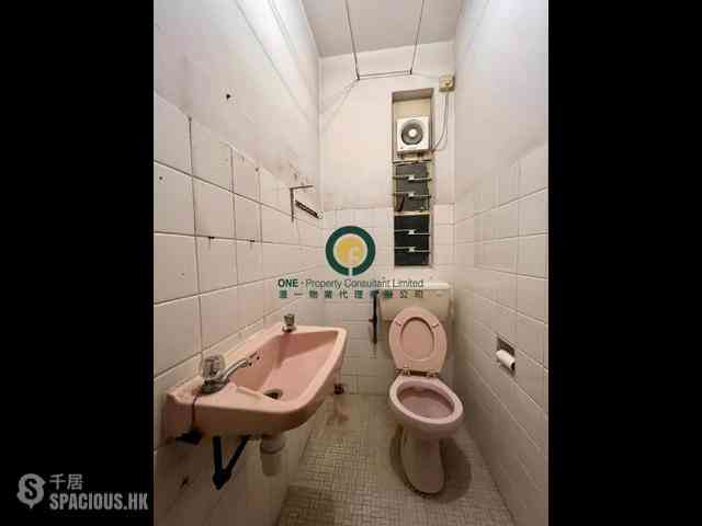 Mid Levels West - Hing Wah Mansions 07
