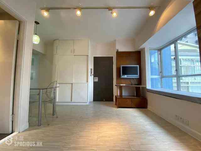 Mid Levels West - Cartwright Gardens 01