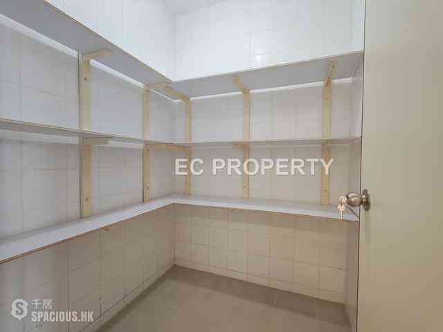 Yau Ma Tei - Wylie Court 16