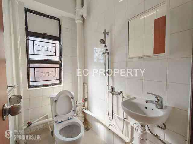 Yau Ma Tei - Wylie Court 18