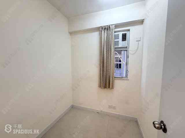 Wan Chai - Yue King Building 05