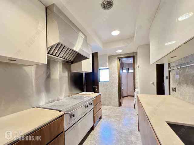 Mid Levels Central - Kennedy Heights 10