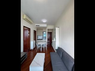 Wan Chai - The Avenue Phase 2 Block 3 04