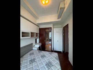 Wan Chai - The Avenue Phase 2 Block 3 09