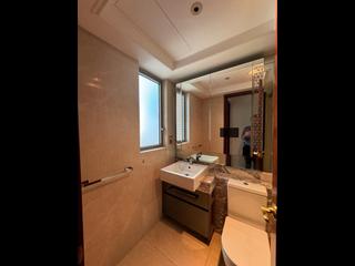 Wan Chai - The Avenue Phase 1 Block 5 04