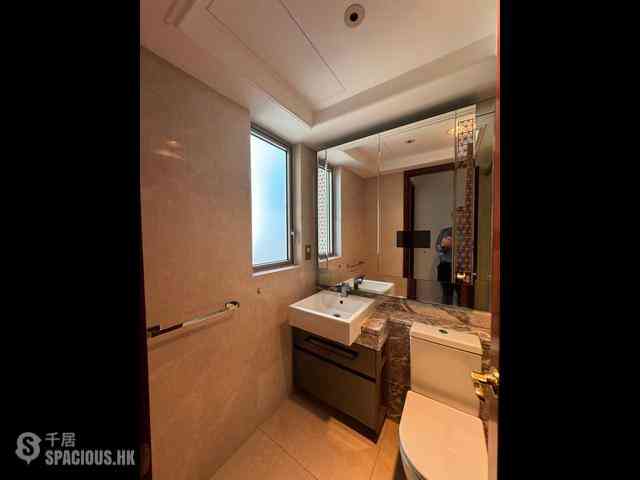 Wan Chai - The Avenue Phase 1 Block 5 04