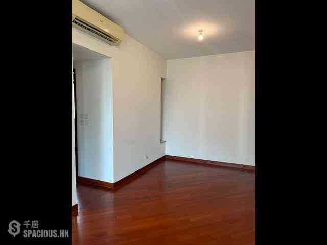 Wan Chai - The Avenue Phase 1 Block 5 06