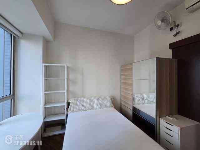 Wan Chai - The Avenue 16