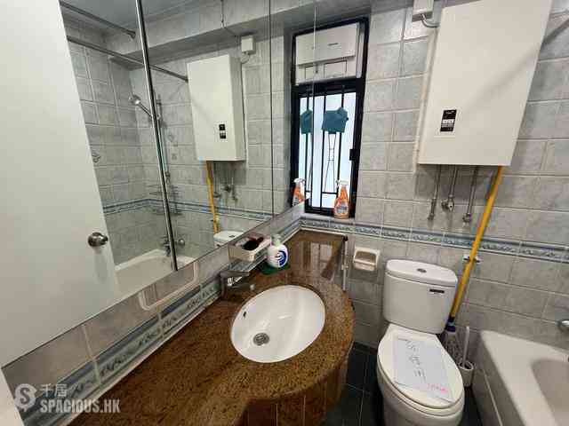 Quarry Bay - Kornhill Block P 12