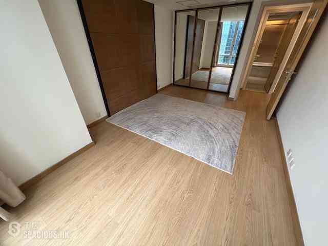 Wan Chai - Convention Plaza Apartments 06