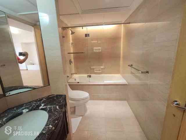 Wan Chai - Convention Plaza Apartments 10