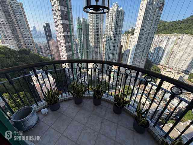 Tai Hang - Carnation Court 01