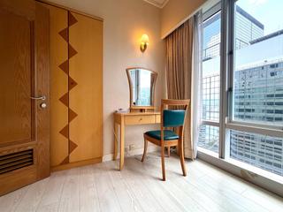 Wan Chai - Convention Plaza Apartments 02