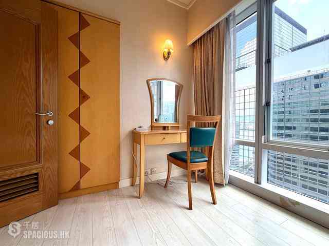 Wan Chai - Convention Plaza Apartments 02