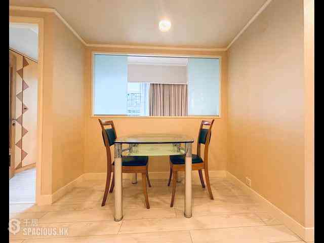 Wan Chai - Convention Plaza Apartments 05
