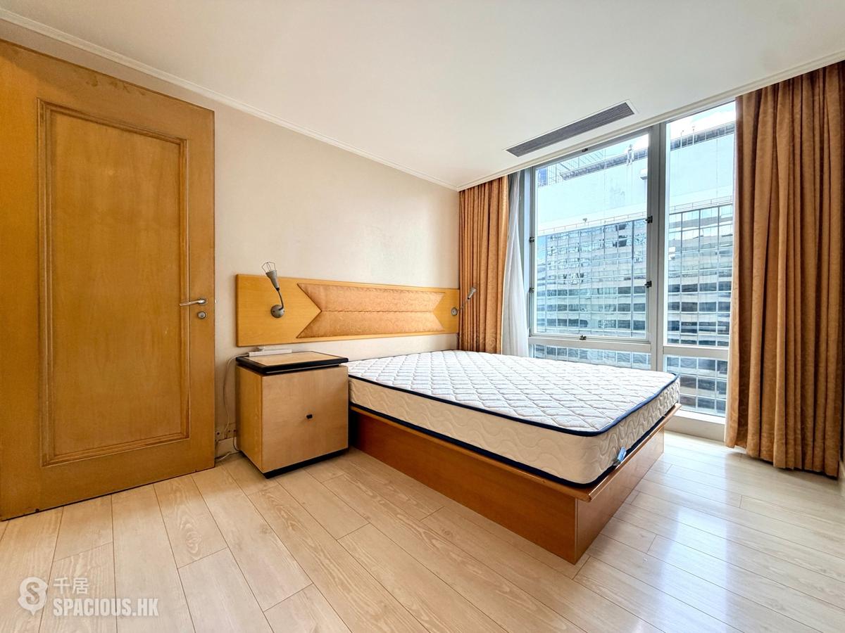 Wan Chai - Convention Plaza Apartments 01