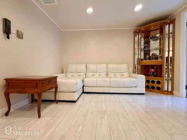Wan Chai - Convention Plaza Apartments 08