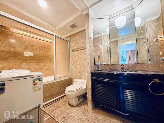 Wan Chai - Convention Plaza Apartments 10