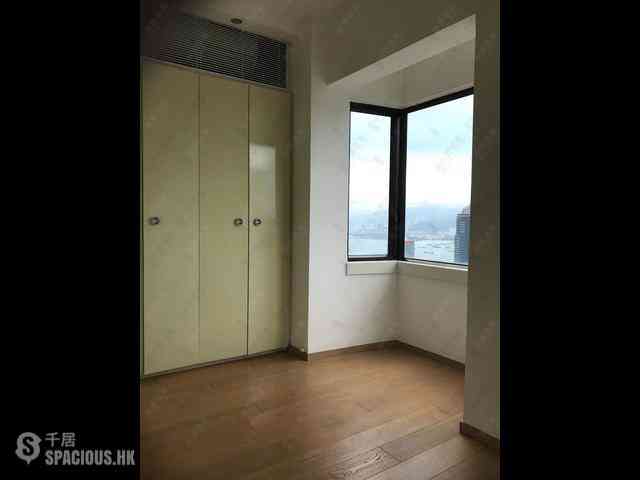 Mid Levels Central - Robinson Heights Block 3 08