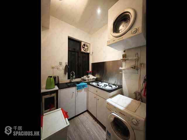 Wan Chai - Hip Sang Building 06