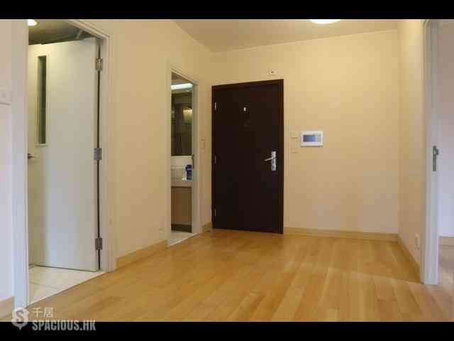 Soho - Centrestage 05