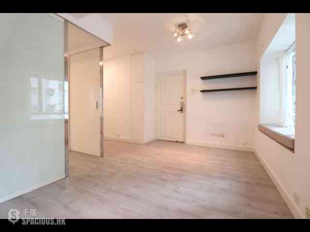 Mid Levels Central - Maxluck Court 03