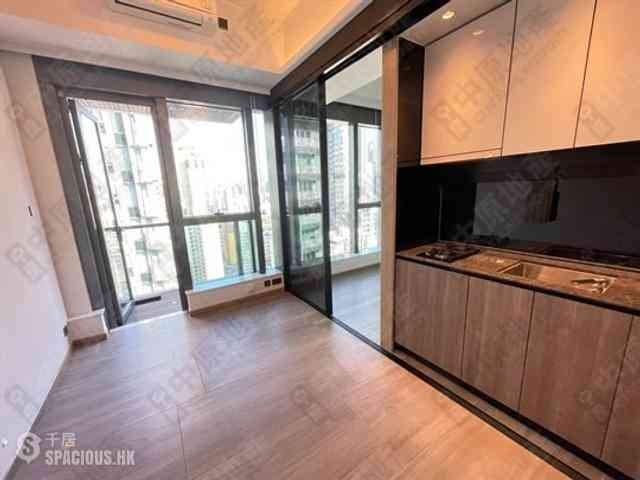 Sai Ying Pun - Two・Artlane 01