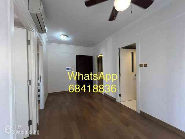 Soho - Centrestage 03