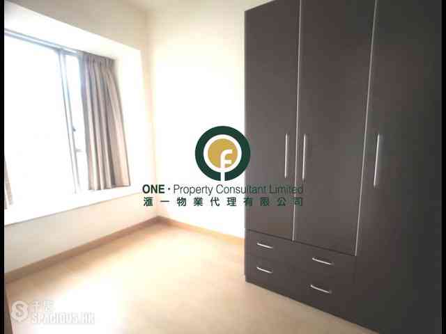 Sai Ying Pun - Island Crest 04