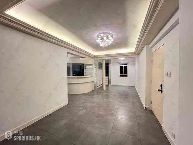 Mid Levels Central - Merry Court 01