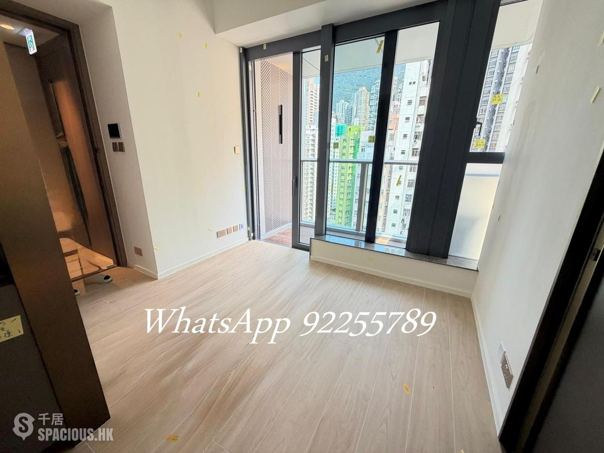 Sai Ying Pun - Des Voeux W Residence 01