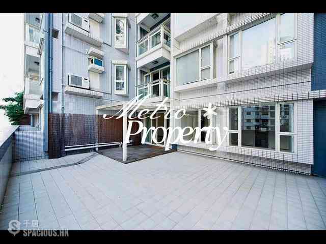 Soho - Centrestage 03