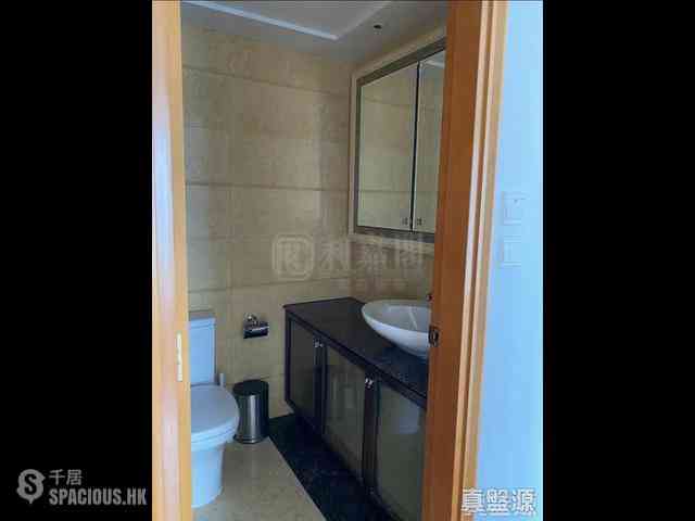 West Kowloon - The Arch Sky Tower (Block 1) 06