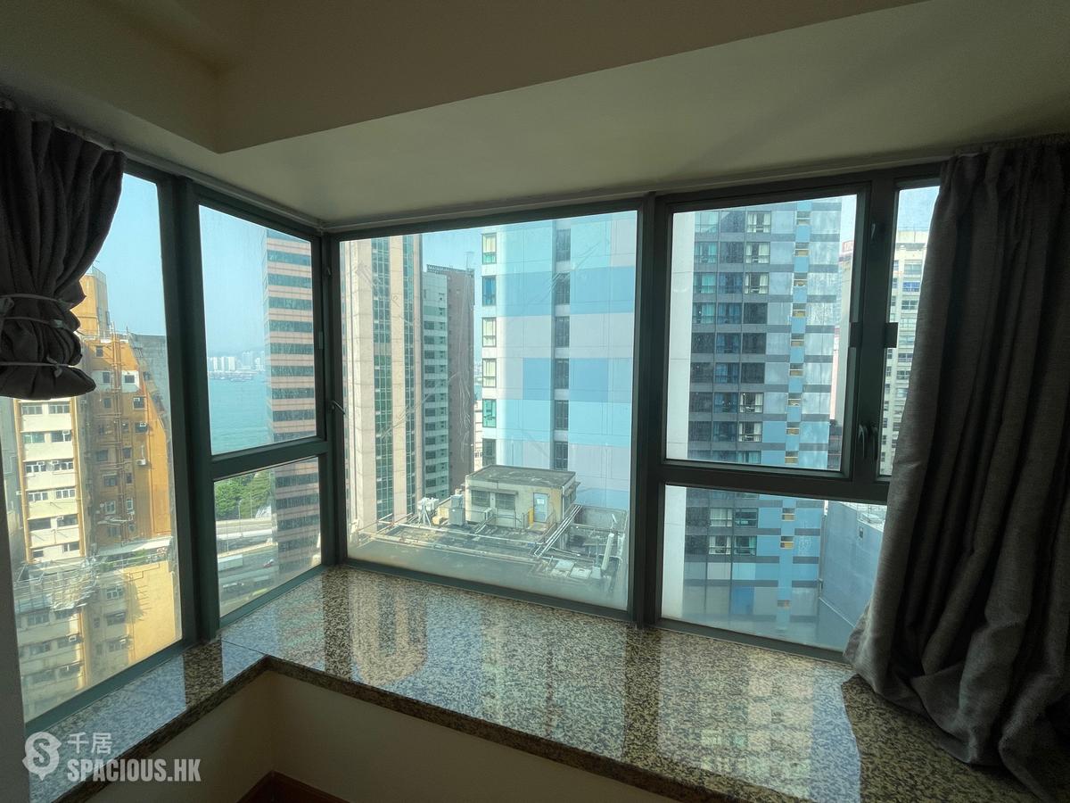 Sheung Wan - Queen's Terrace 01