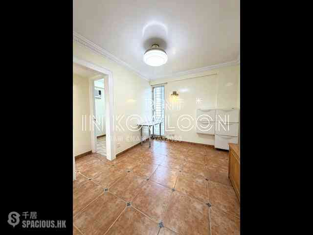 Prince Edward - Kings Court 05