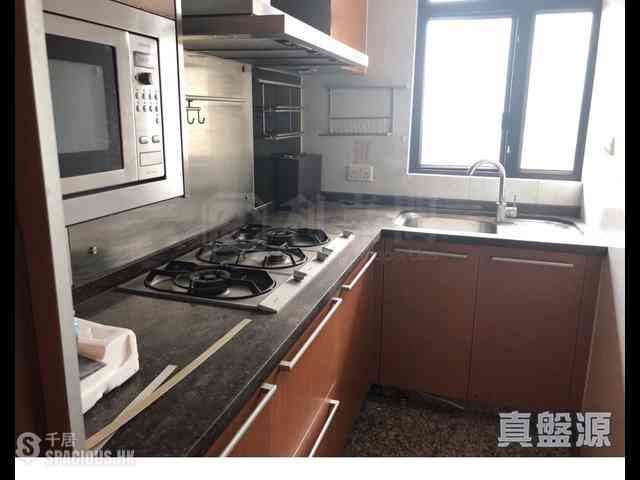 West Kowloon - The Arch Star Tower (Block 2) 01