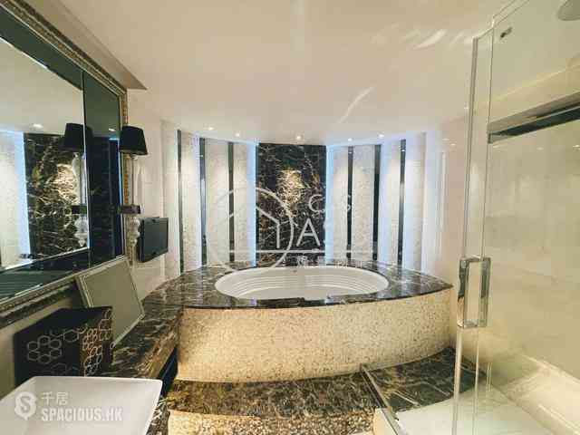 Wan Chai - Convention Plaza Apartments 05